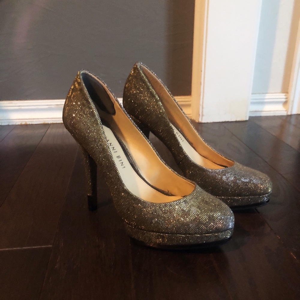Gianni Bini Gold Black and Silver Pumps